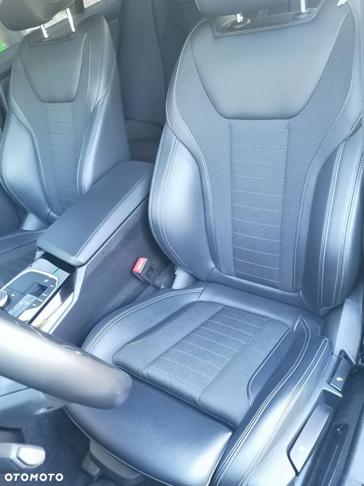 BMW Seria 3 318d M Sport - 26