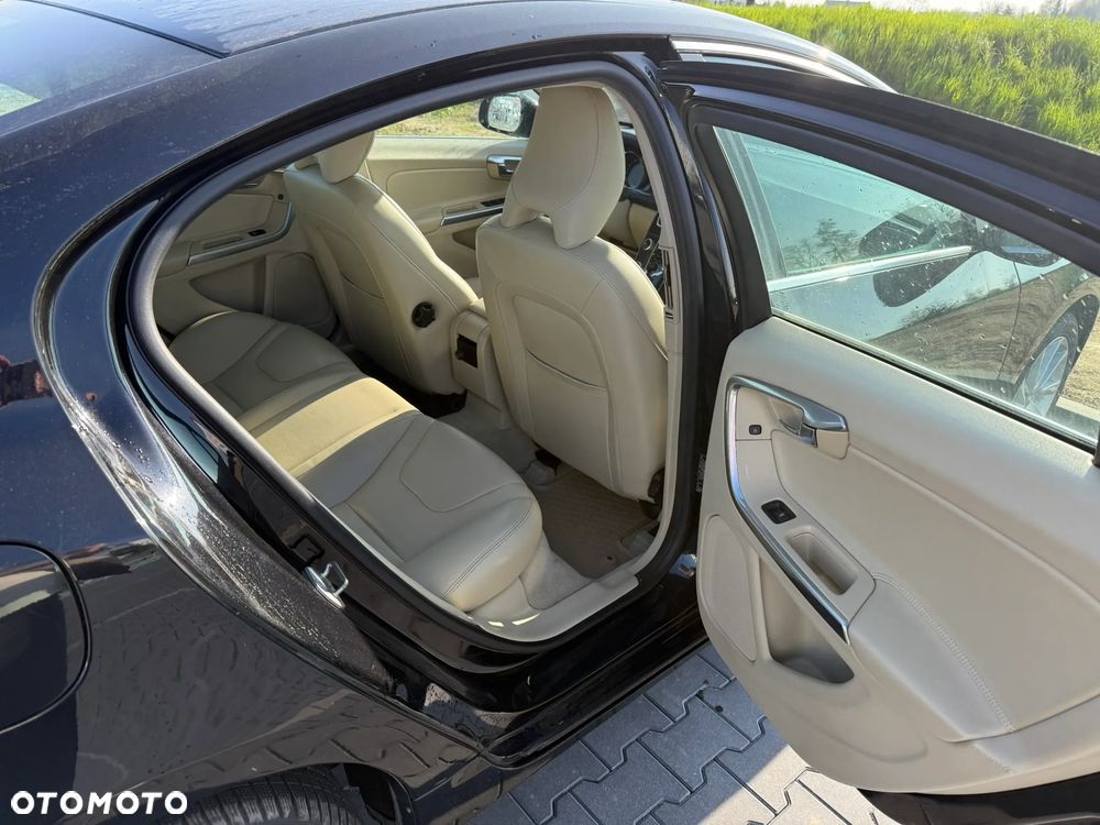 Volvo S60 T3 Summum - 13