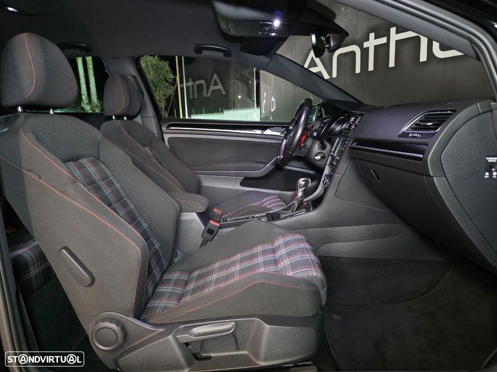 VW Golf 2.0 TSi GTi Performance - 21