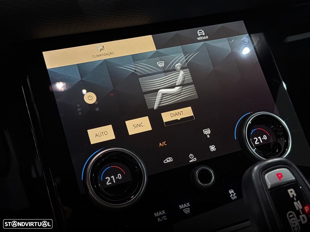 Land Rover Range Rover Evoque P300e R-Dynamic HSE - 30