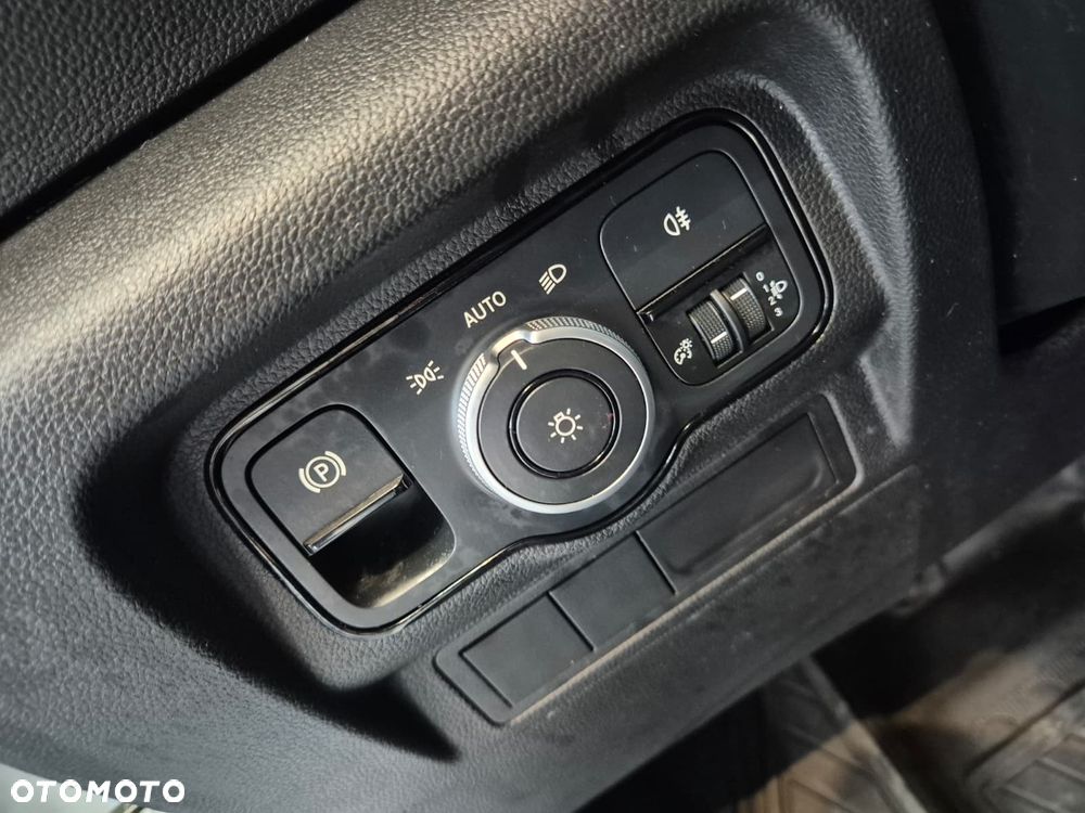 Mercedes-Benz Citan 110 CDi / AVANTGARDE / UNIKATOWY / 1 WŁ. / BEZWYPADKOWY / NISKI PRZEBIEG / AUTOMAT / KAMERA COFANIA / APPLE CARPLAY + ANDROID AUTO / HAK / RELINGI DACHOWE / EURO 6 - 24