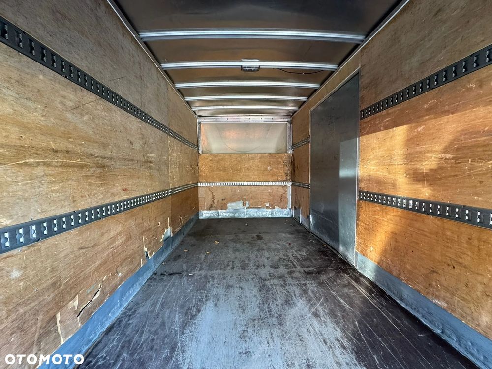 Volkswagen CRAFTER BLIŻNIAKI KONTENER WINDA KLIMATYZACJA - 26