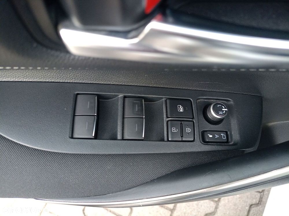 Toyota Corolla 1.8 Hybrid Comfort - 13