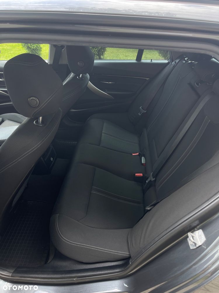 BMW Seria 3 320d Sport Line Shadow - 9