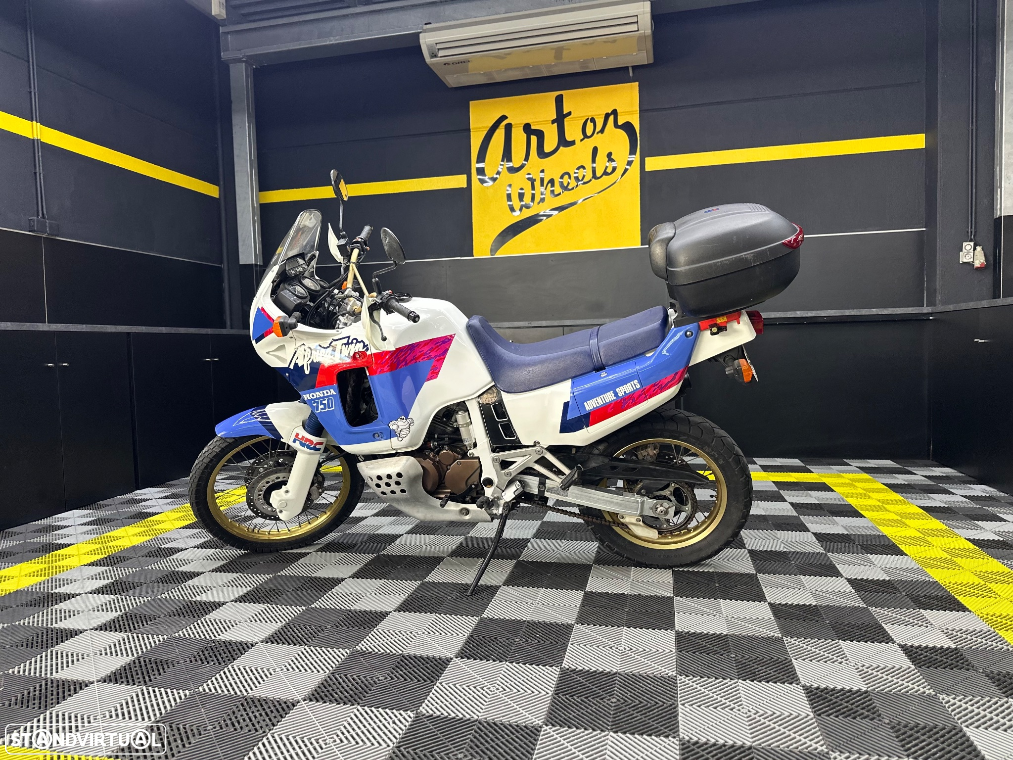 Honda Africa Twin RD04 - 12