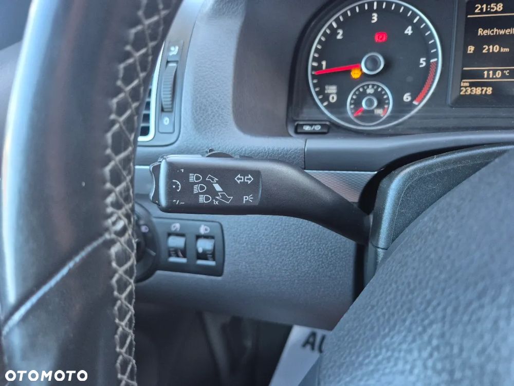 Volkswagen Touran 1.6 TDI DPF Life - 28