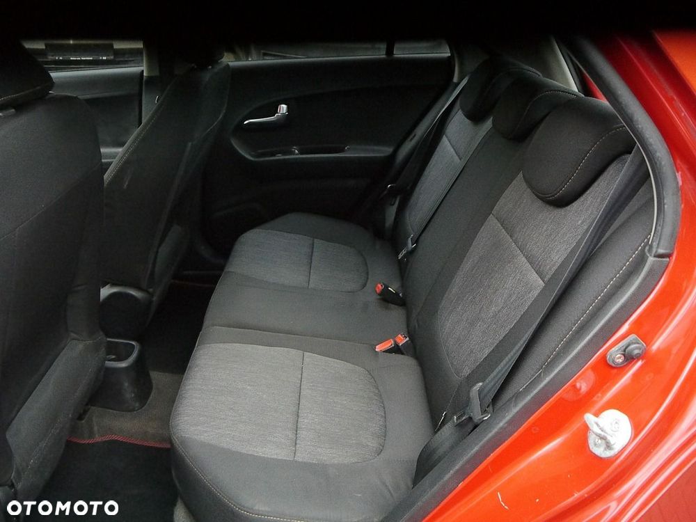 Kia Picanto 1.0 Dream Team Edition - 27