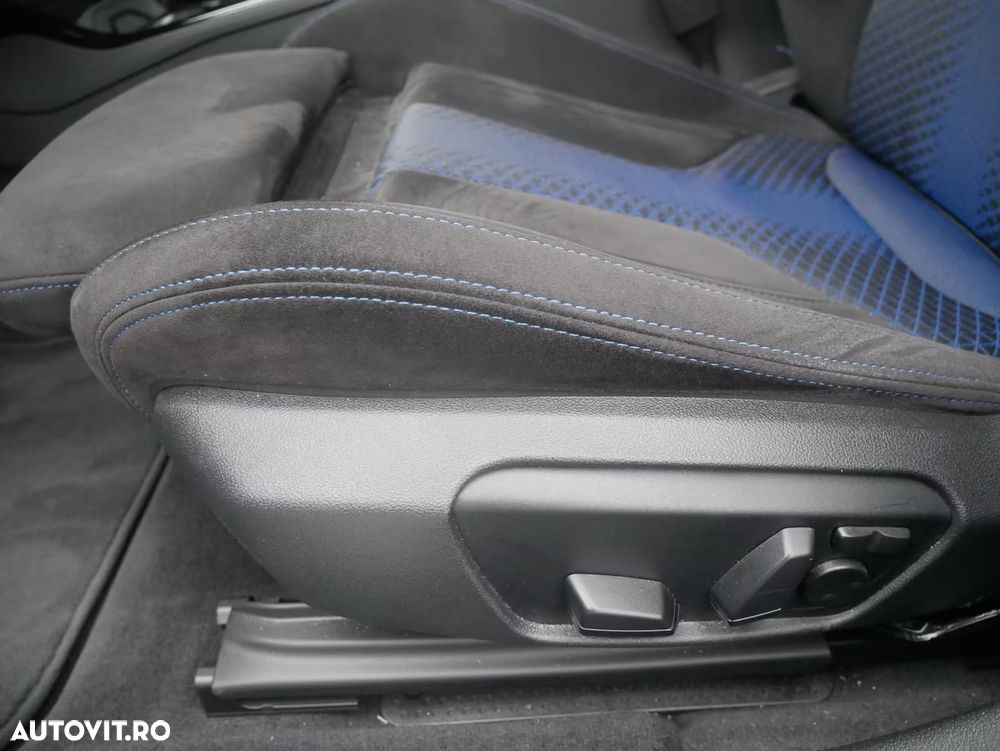 BMW M1 M135i xDrive - 11