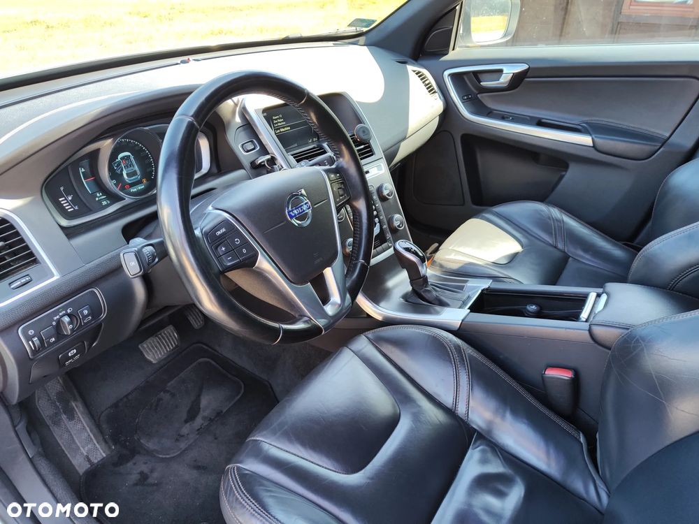 Volvo XC 60 D4 AWD Summum - 10