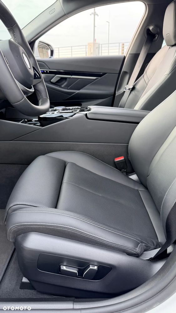 BMW Seria 5 520d xDrive - 18