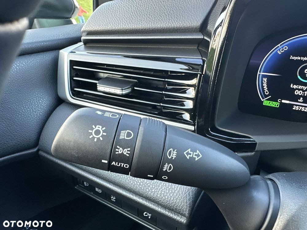 Toyota Camry - 27