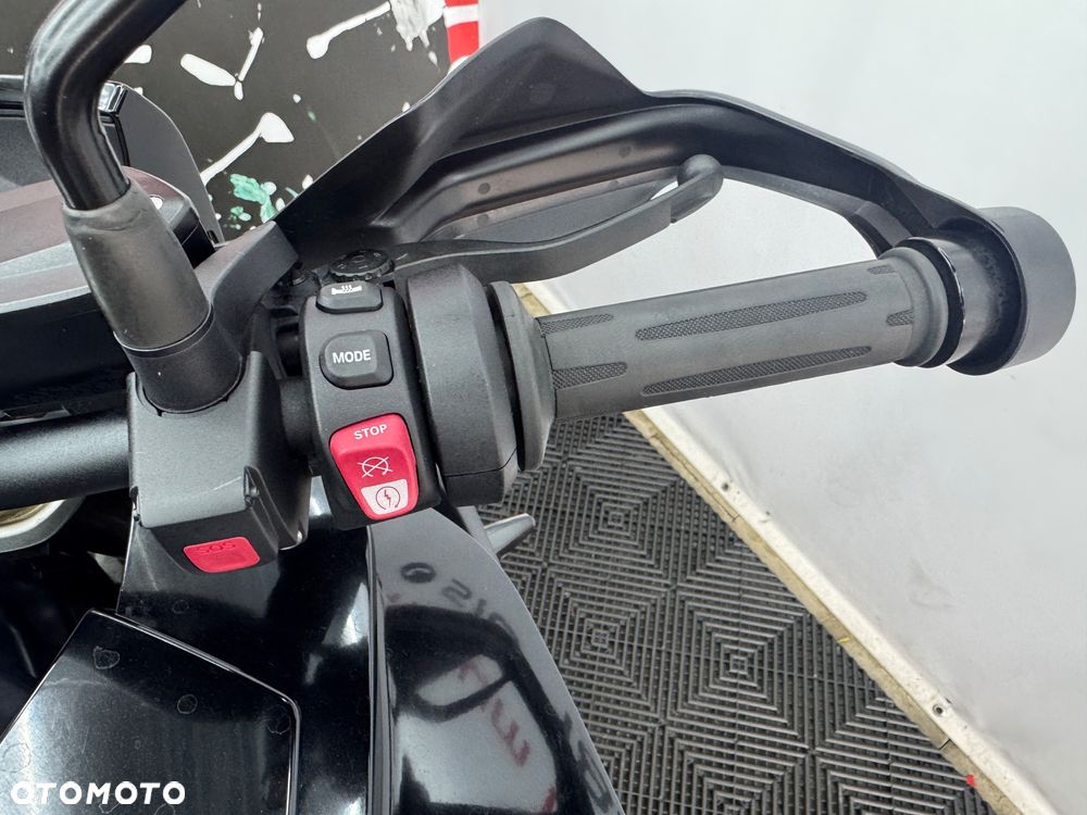 BMW XR - 24