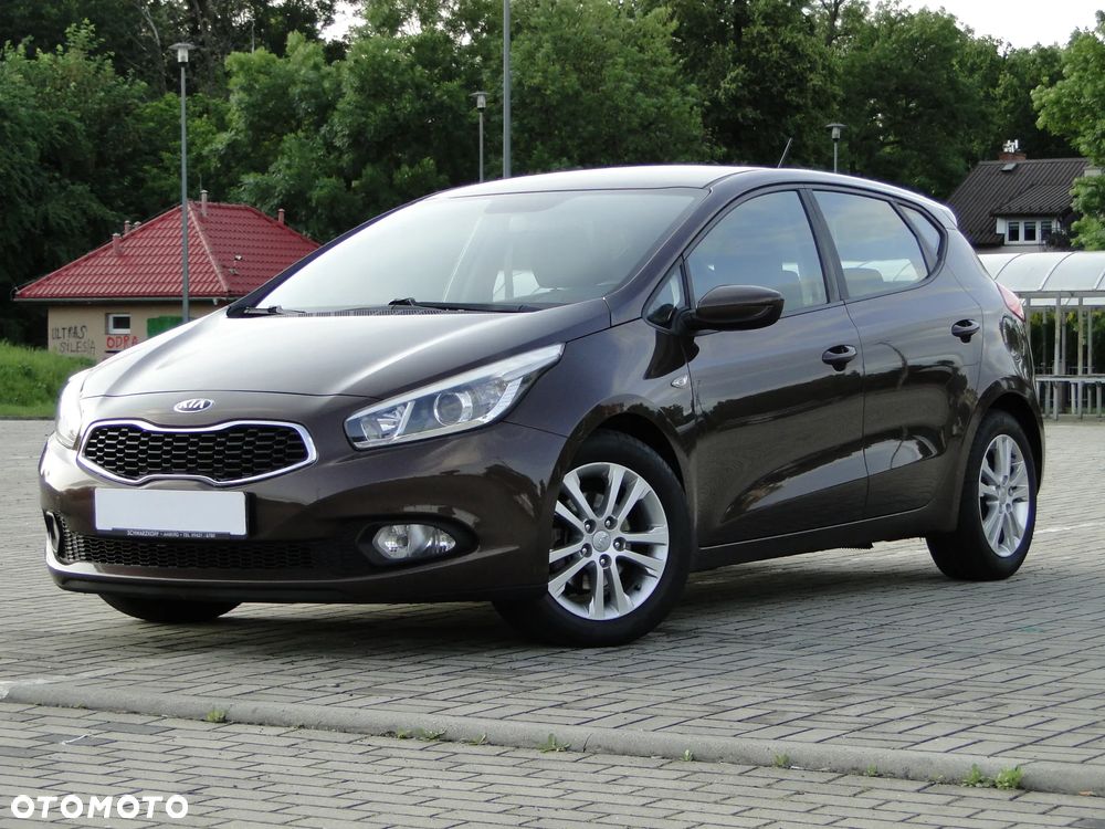 Kia Ceed - 10