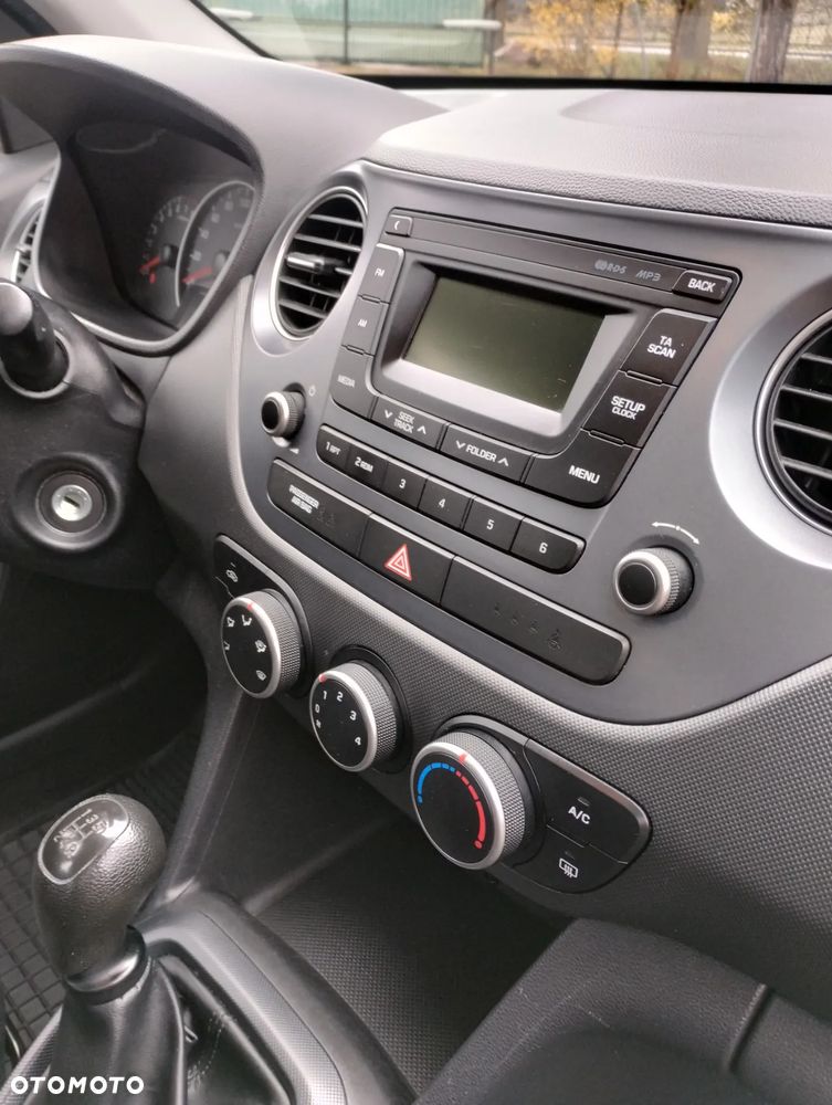 Hyundai i10 1.0 - 17