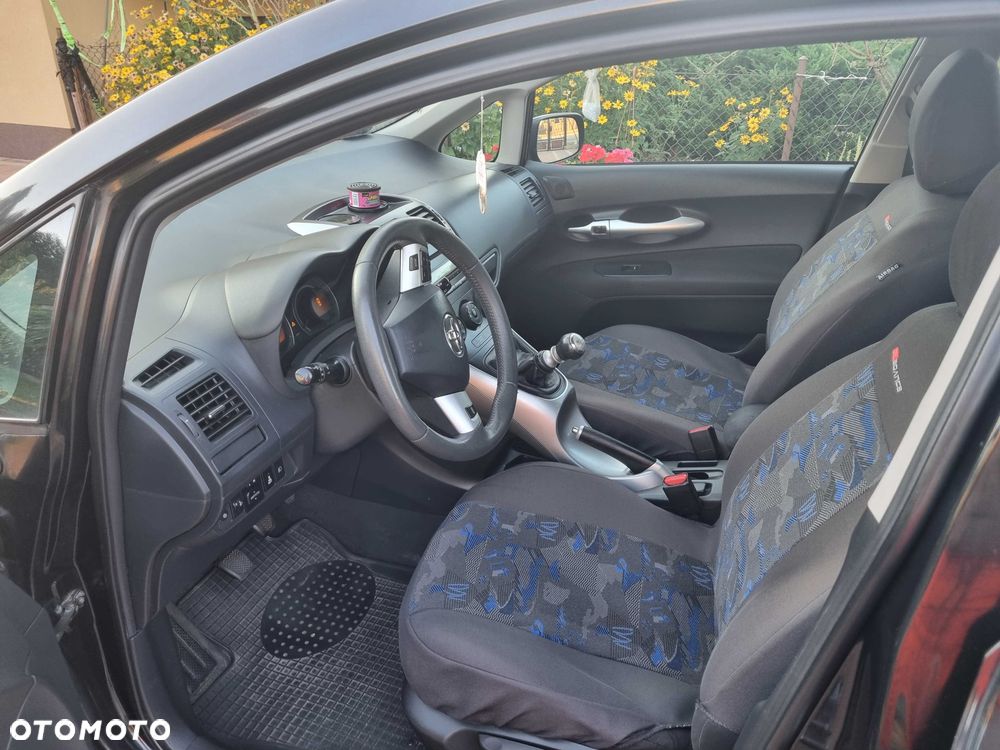 Toyota Auris - 5