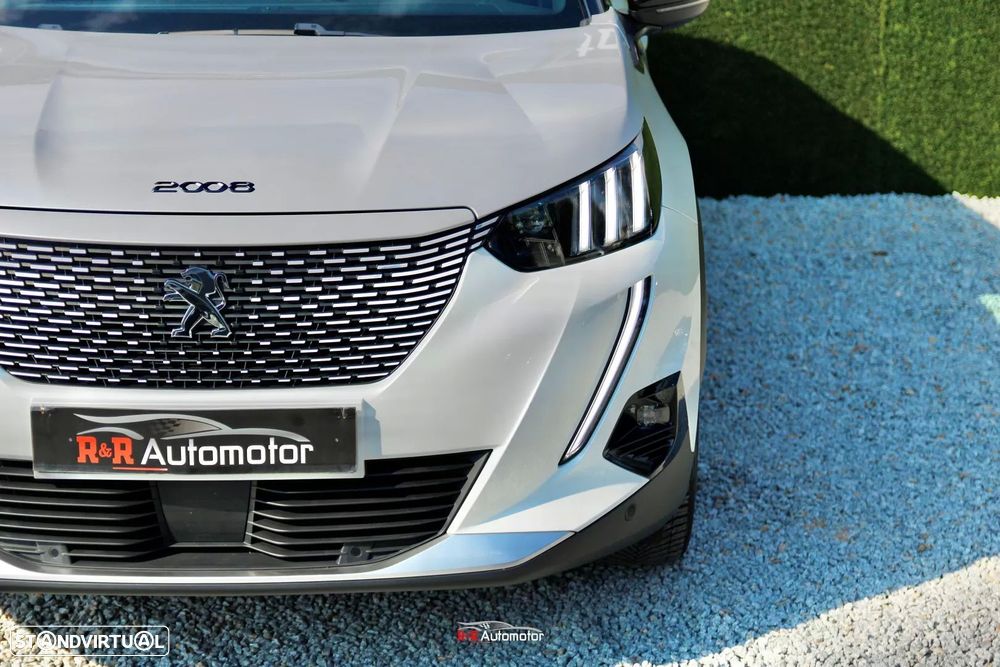 Peugeot e-2008 50 kWh GT - 8