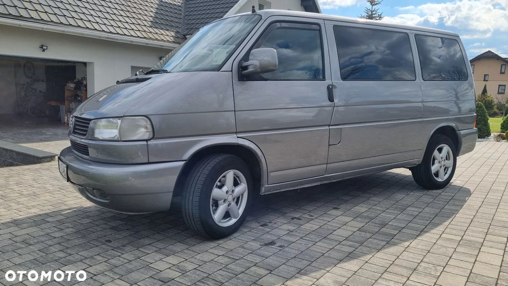 Volkswagen Caravelle - 2