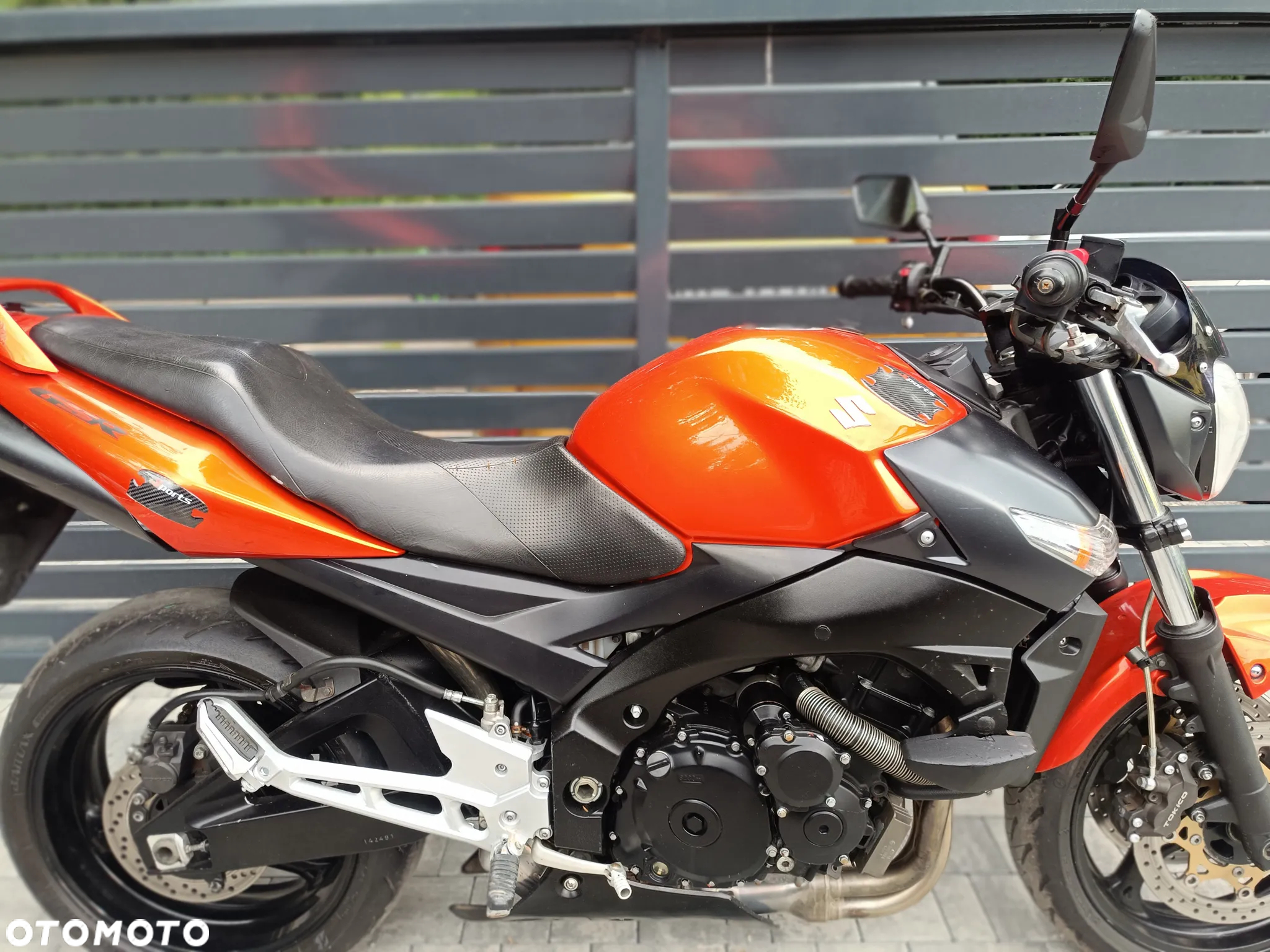 Suzuki GSR - 3