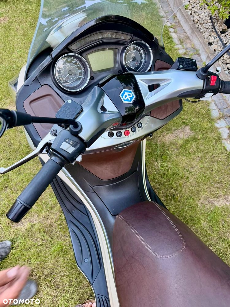 Piaggio X10 - 16