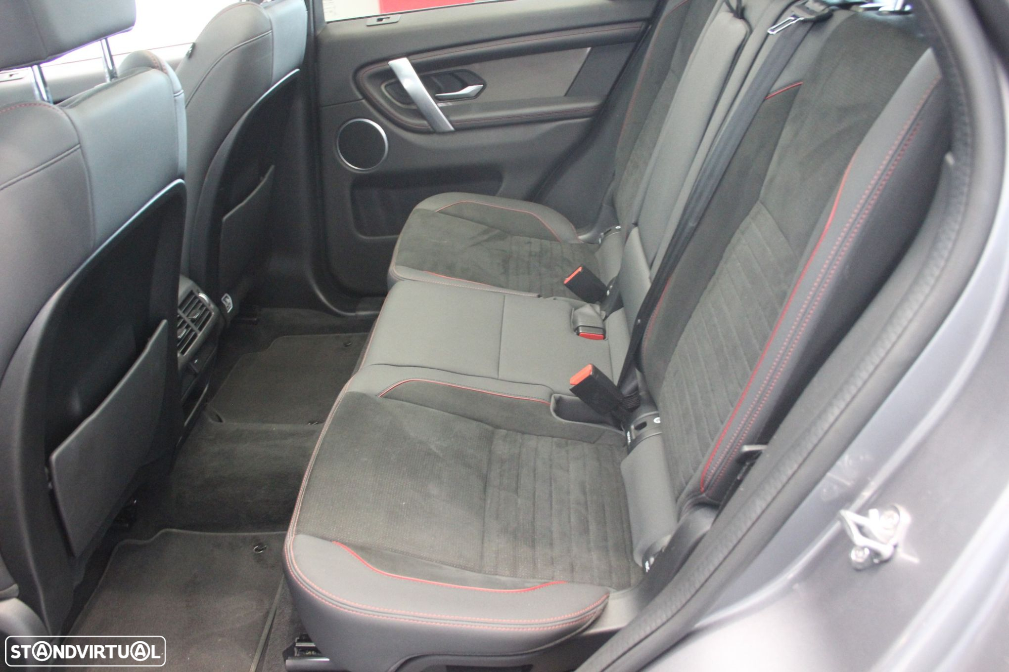 Land Rover Discovery Sport - 10