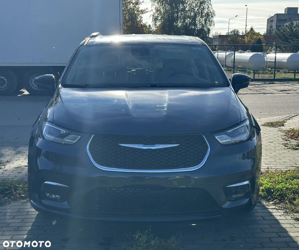 Chrysler Pacifica - 3