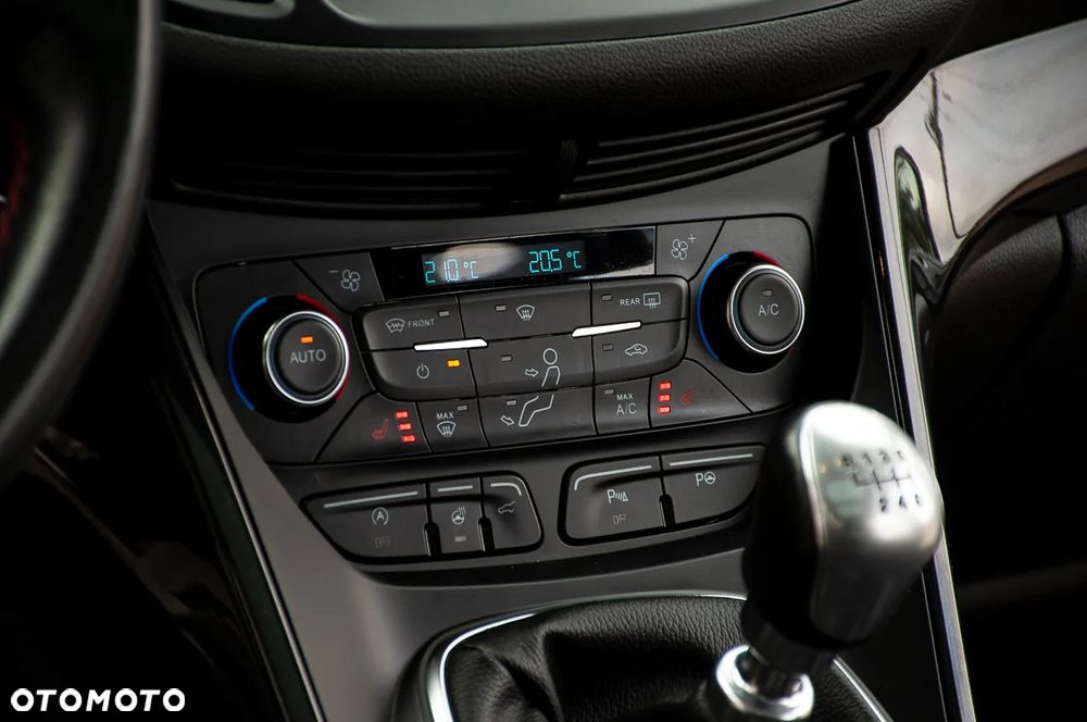 Ford Kuga - 36