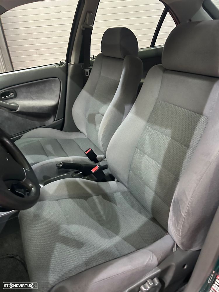 Honda Civic 1.4i - 9