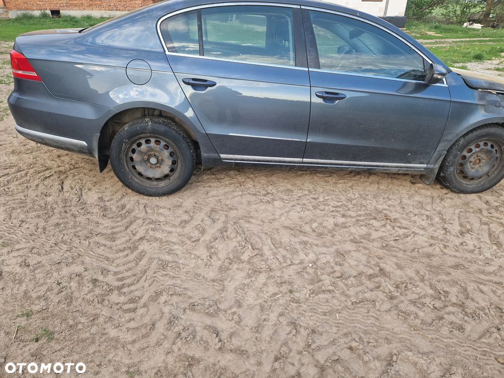 Volkswagen Passat 2.0 TDI Comfortline DSG - 5