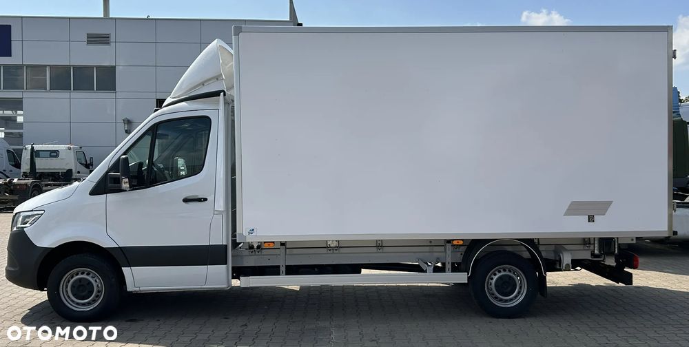 Mercedes-Benz Sprinter - 9