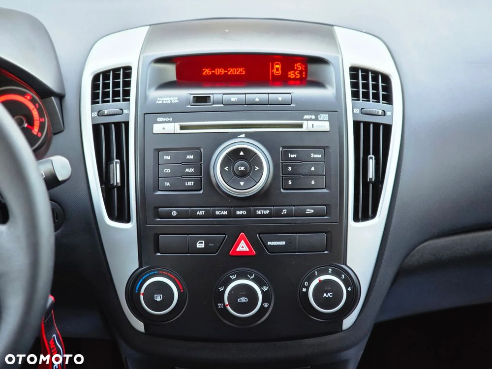 Kia Ceed 1.4 CVVT Attract - 23