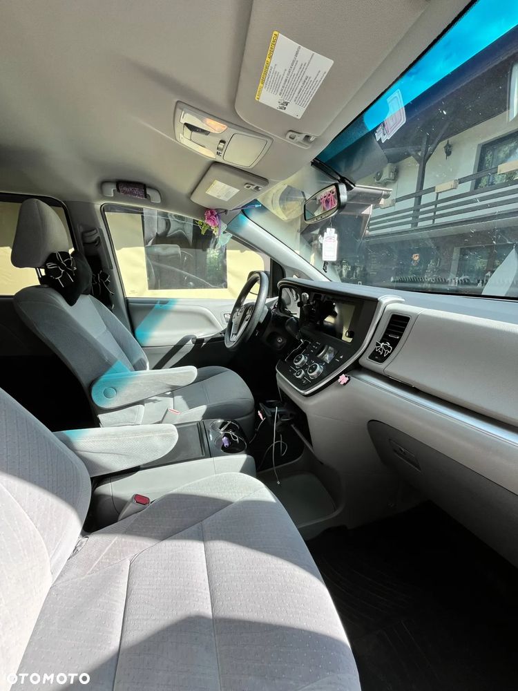 Toyota Sienna - 22