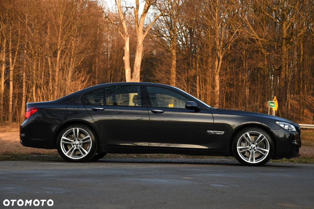 BMW Seria 7 750i xDrive Edition Exclusive - 7