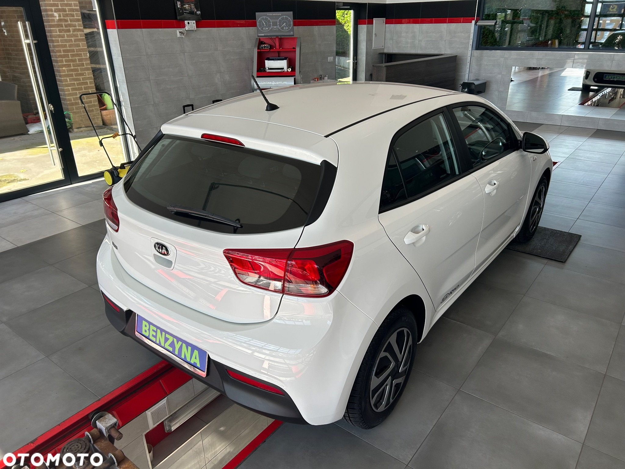 Kia Rio 1.2 Business Line - 8