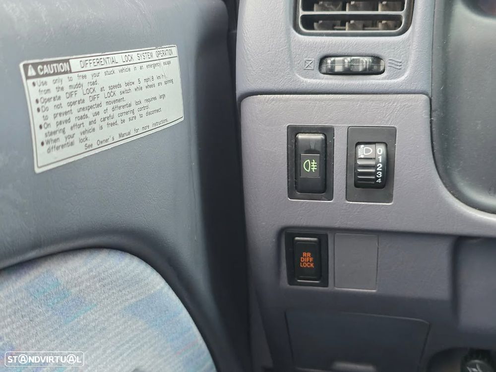 Toyota Hilux 2.4 TD LN165LSR Tracker - 10