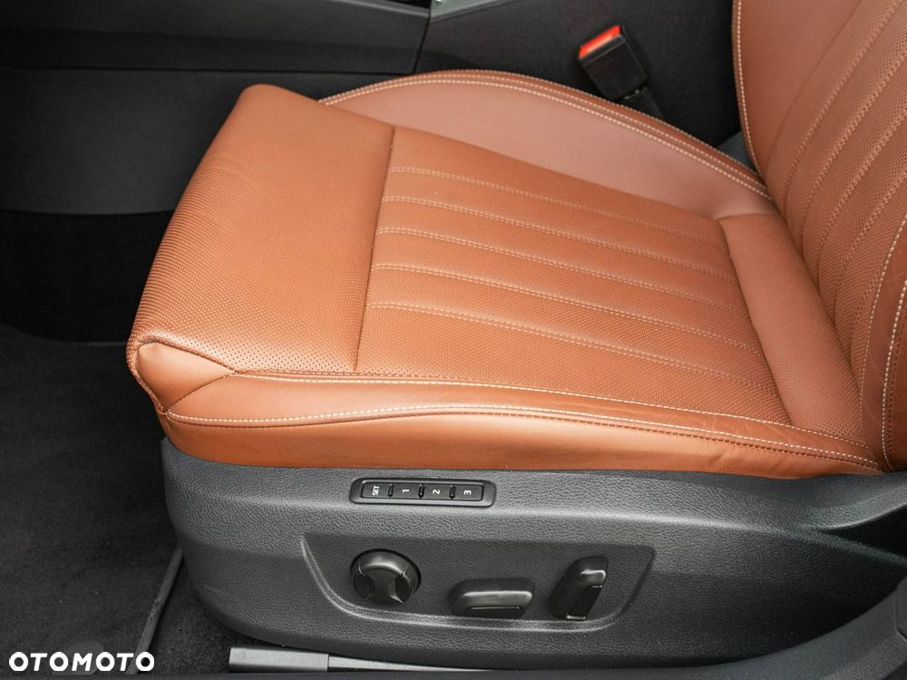 Skoda Superb 2.0 TDI SCR 4x4 L&K DSG - 11