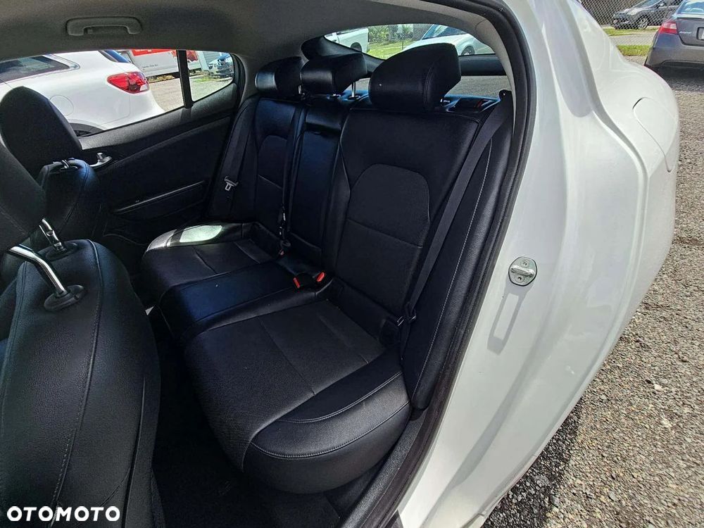 Kia Stinger 2.0 T-GDI GT Line - 6