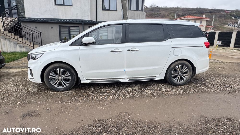Kia Carnival - 3