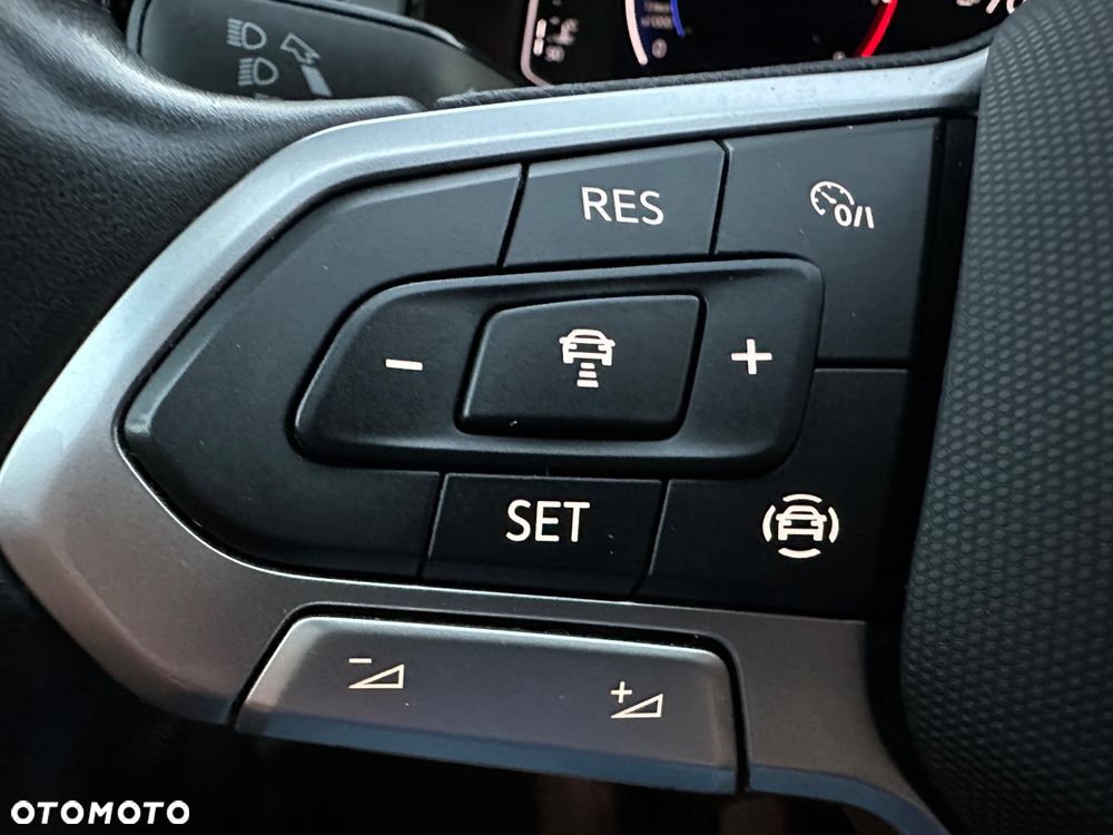 Volkswagen T-Roc 1.5 TSI Life - 29