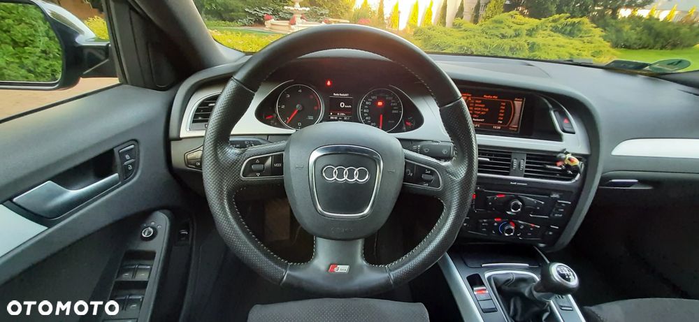 Audi A4 Limousine - 28