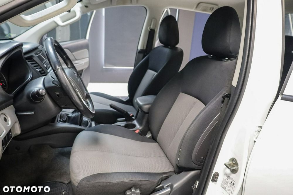 Mitsubishi L200 - 21