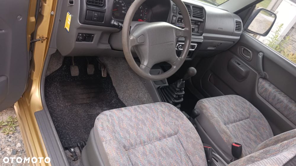 Suzuki Jimny 1.3 JLX - 12