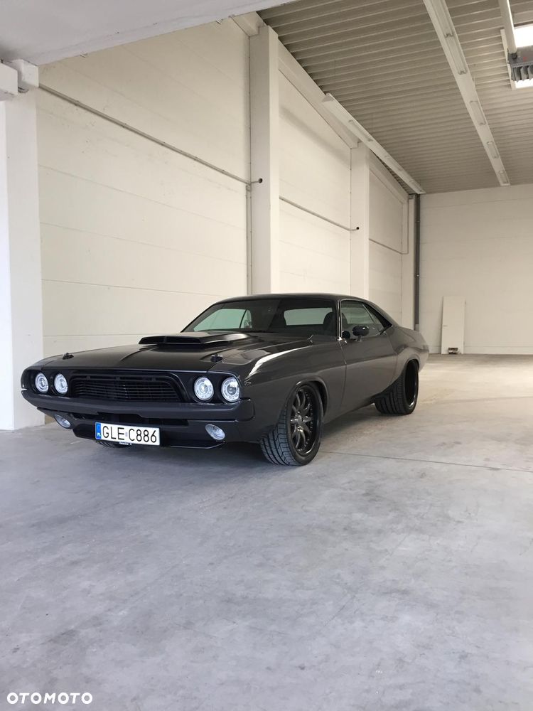 Dodge Challenger - 22