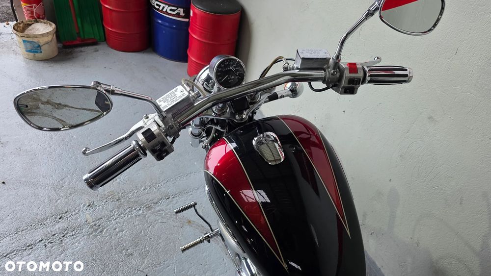 Suzuki Intruder - 16