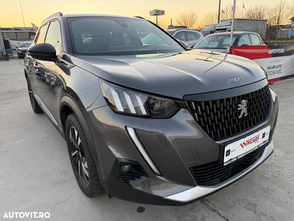 Peugeot 2008 PureTech 130 EAT8 GT Pack - 11