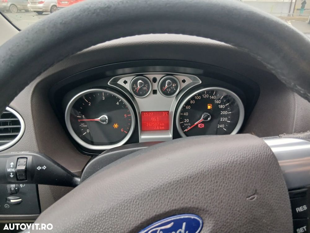 Ford Focus 1.8 TDCI Ghia - 14