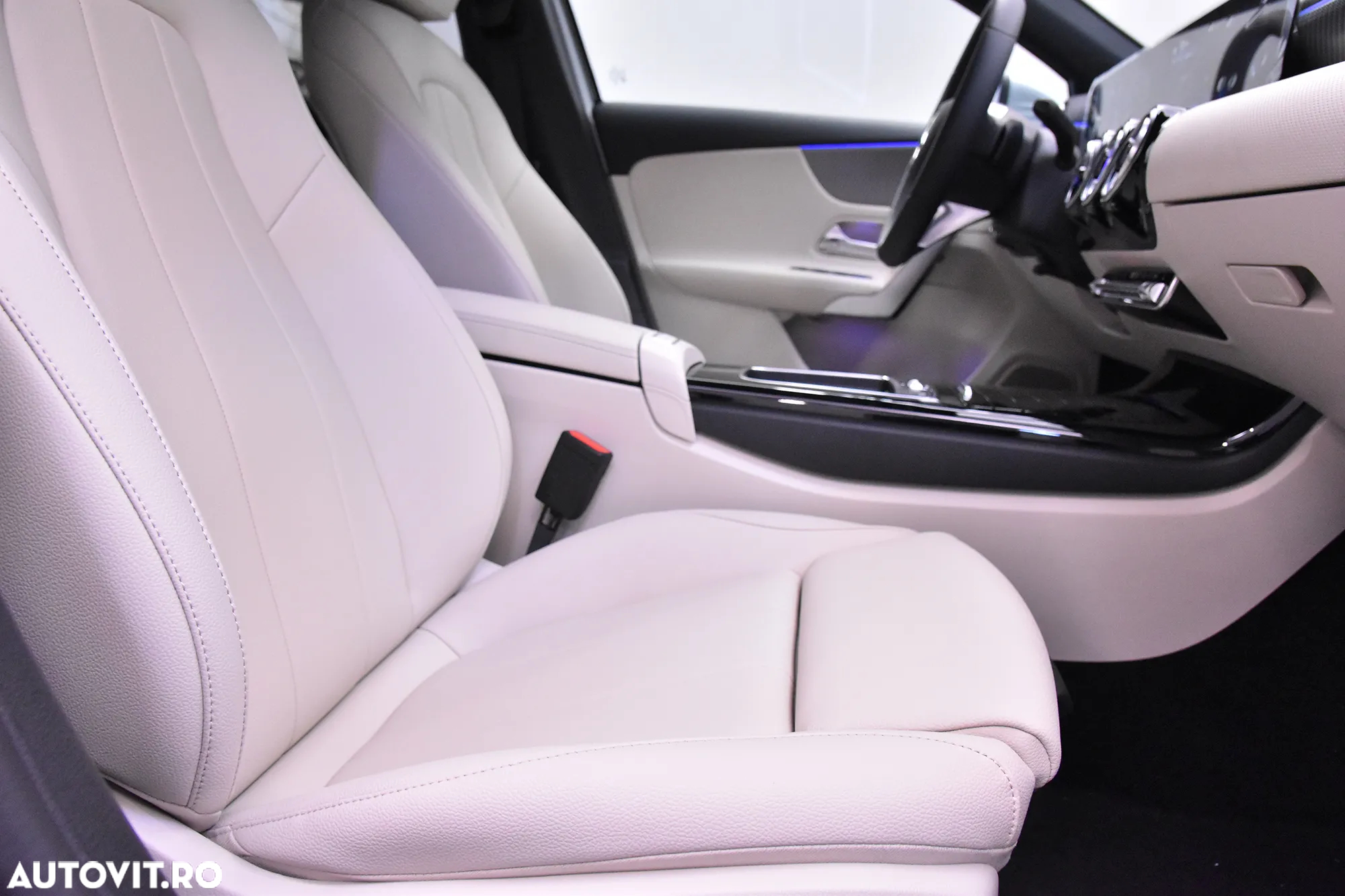 Mercedes-Benz A 200 MHEV 7G-DCT - 11