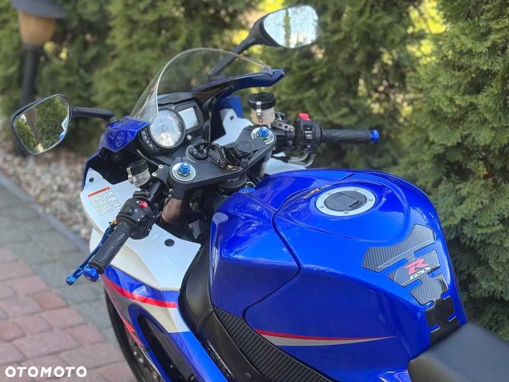 Suzuki GSX-R - 15