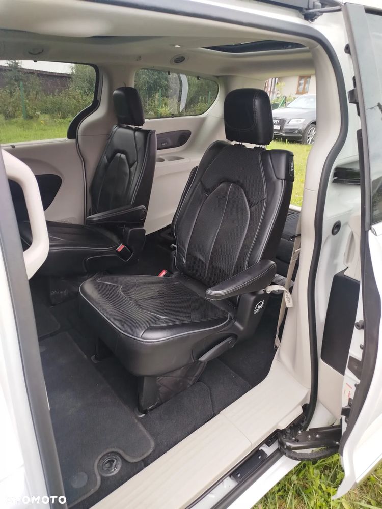 Chrysler Pacifica - 9