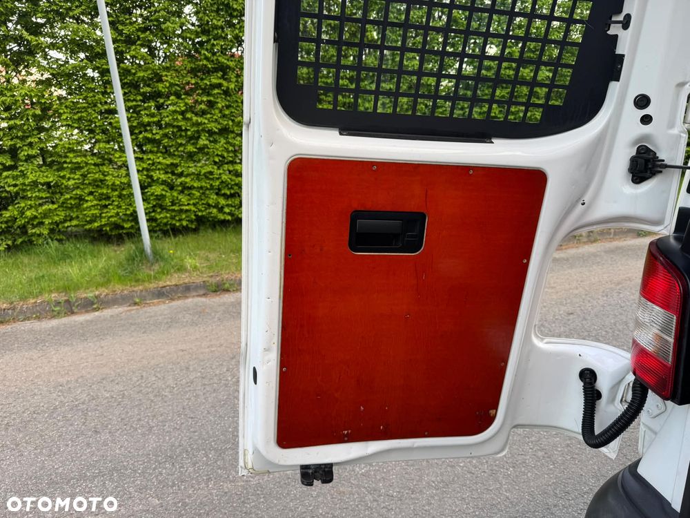 Volkswagen TRANSPORTER L2H1 LIFT Długi Klima Duże Radio Tempomat Furgon 3os. Rury - 19