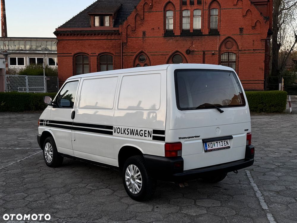Volkswagen Transporter - 2